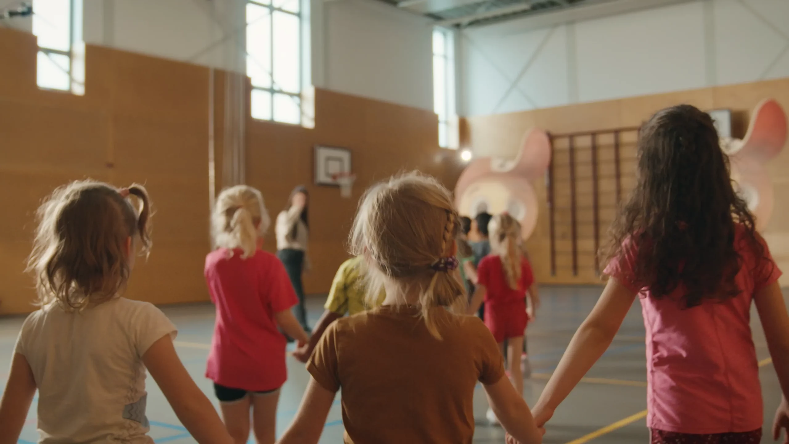 Kinderen hand in hand: de kracht van groep 3!